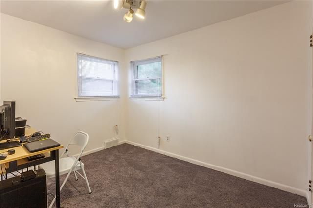 homes for rent in harper woods mi