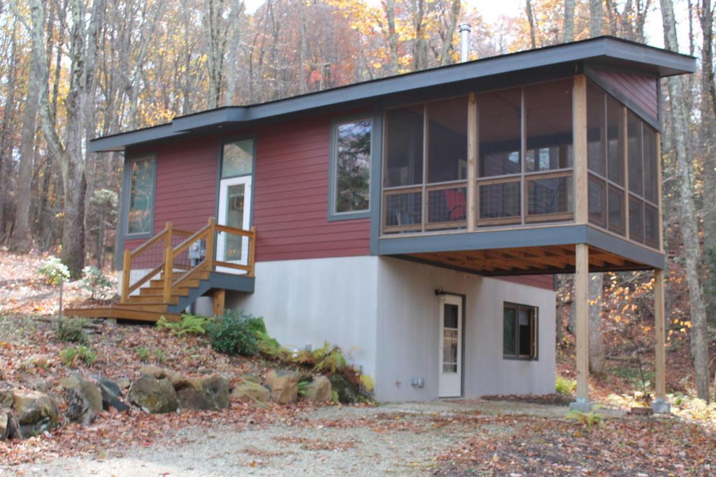 72 Parkway View Dr, Vesuvius, VA 1 Bed, 1 Bath SingleFamily Home