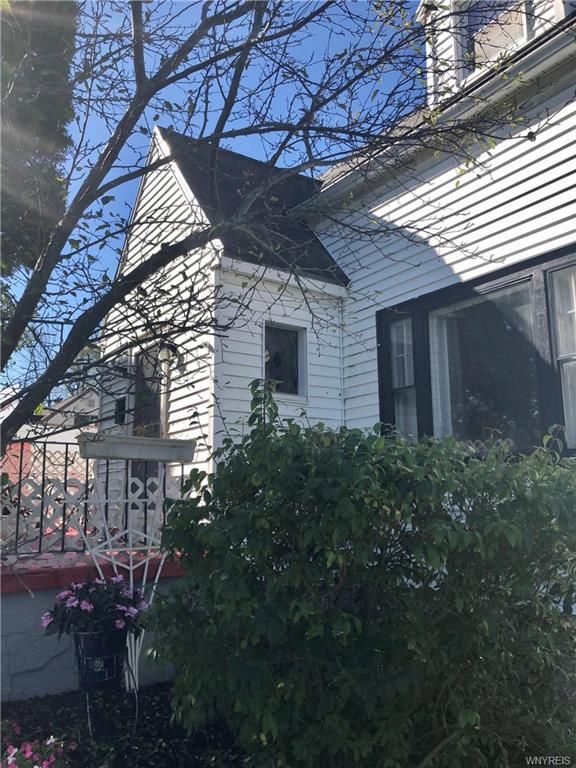 576 Harlem Rd, Buffalo, NY 14224