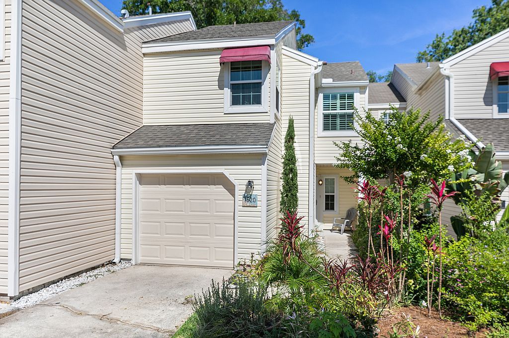 1520 Spindrift Cir W, Neptune Beach, FL 32266
