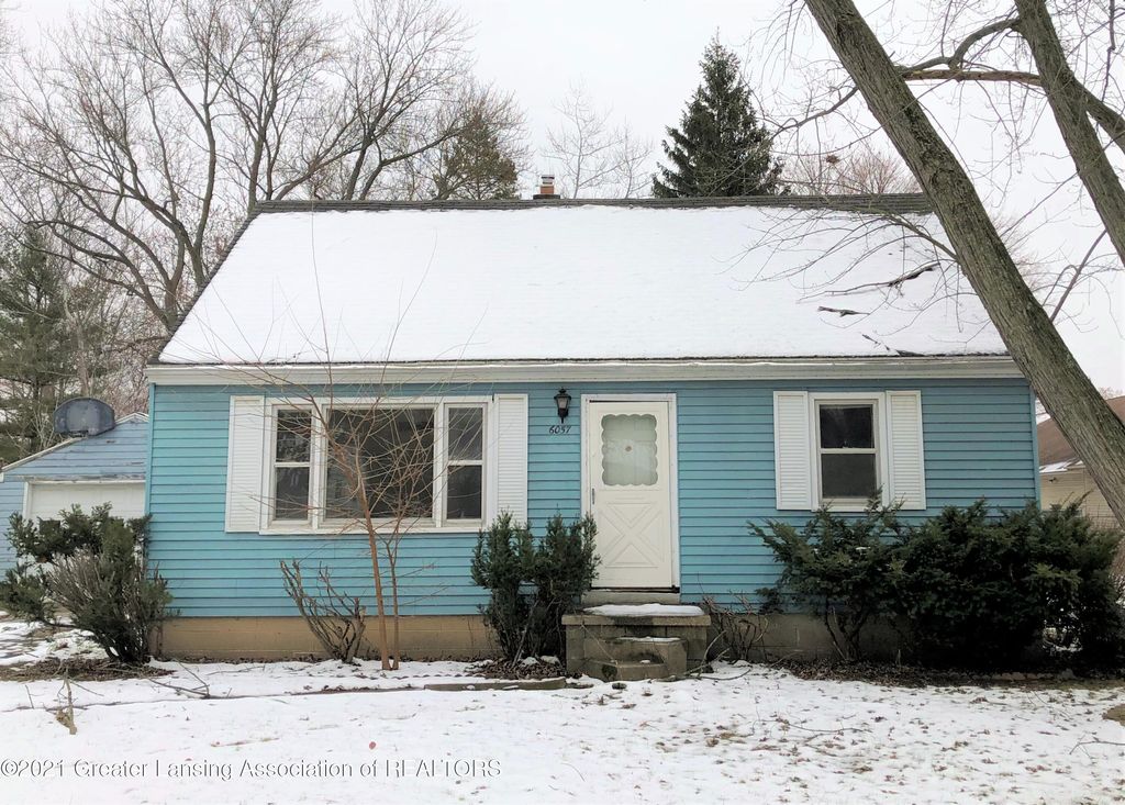6057 Hughes Rd, Lansing, MI 48911