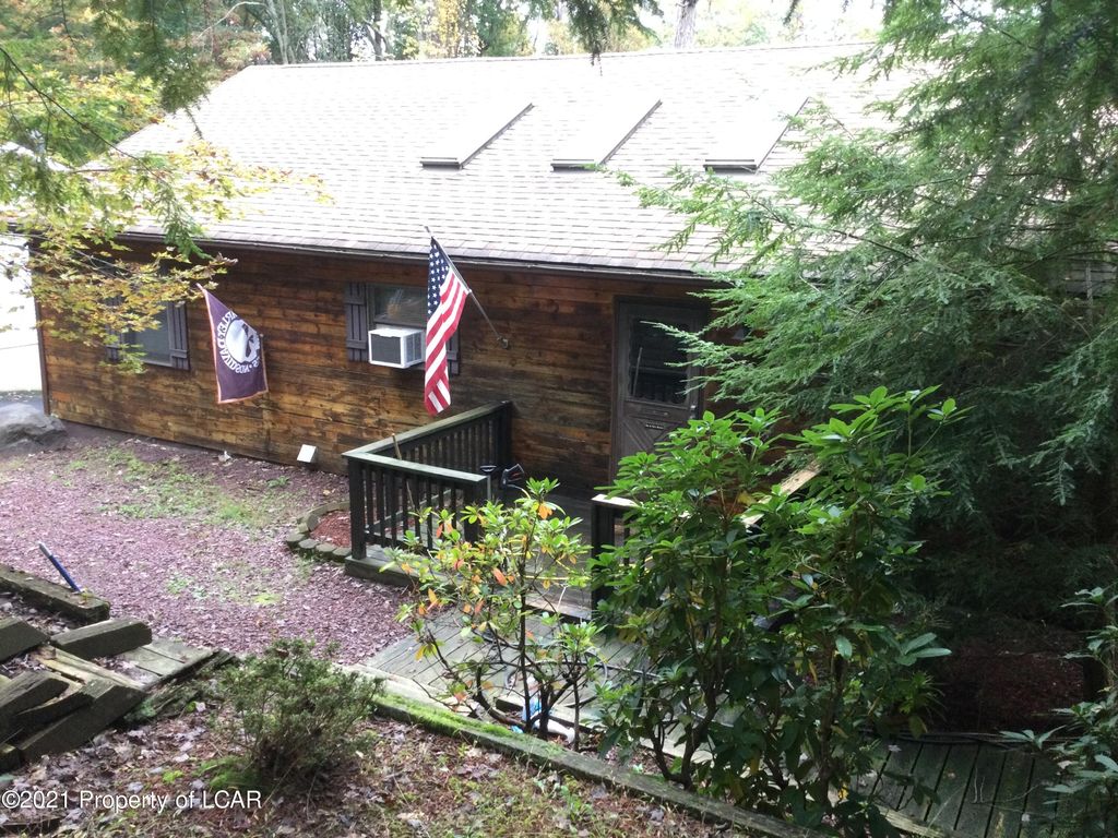 326 Shingle Mill Dr, Drums, PA 18222