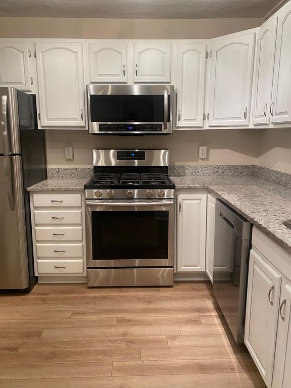 80 Florida St #10, Dorchester, MA 02124