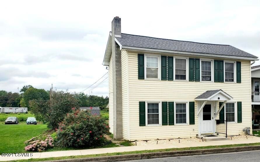 206 S High St, Selinsgrove, PA 17870
