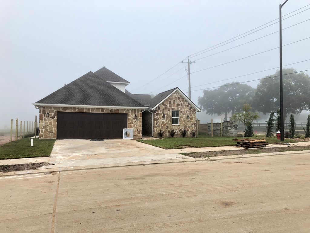 3900 Eskew Dr, College Station, TX 4 Bed, 5 Bath Single