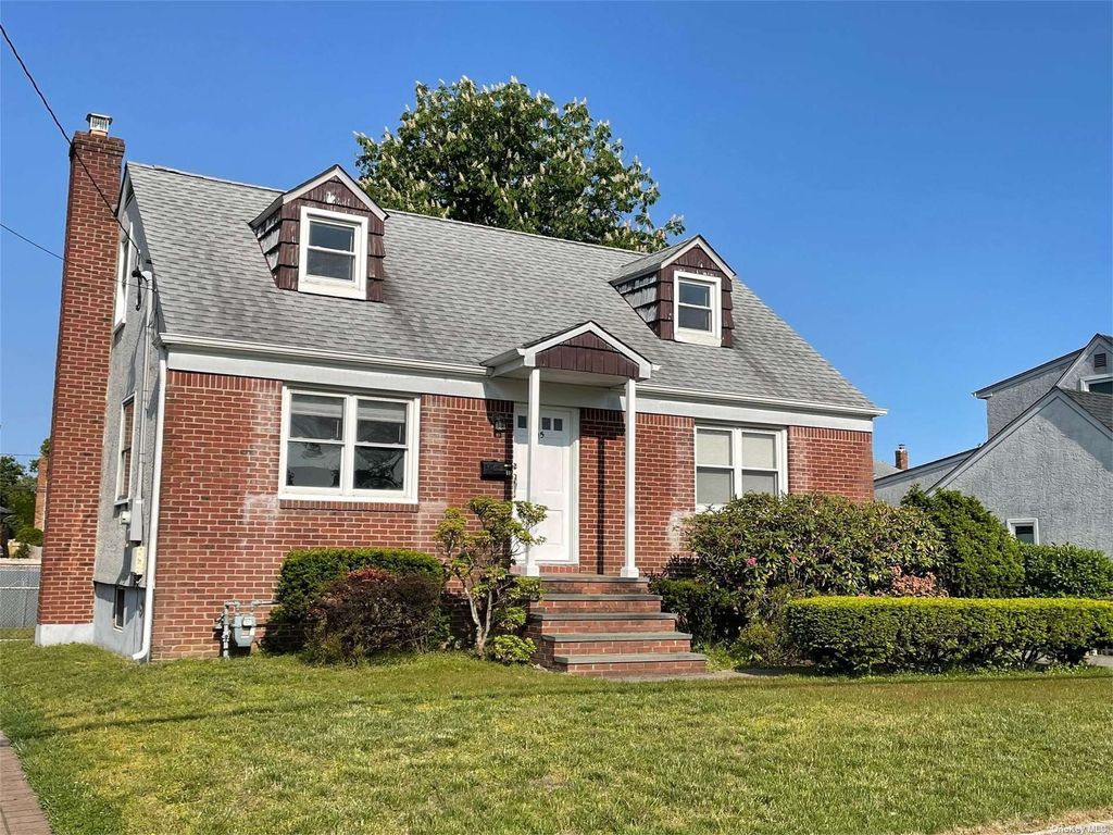 15 Metropolitan Avenue, Bellmore, NY 11710 Trulia