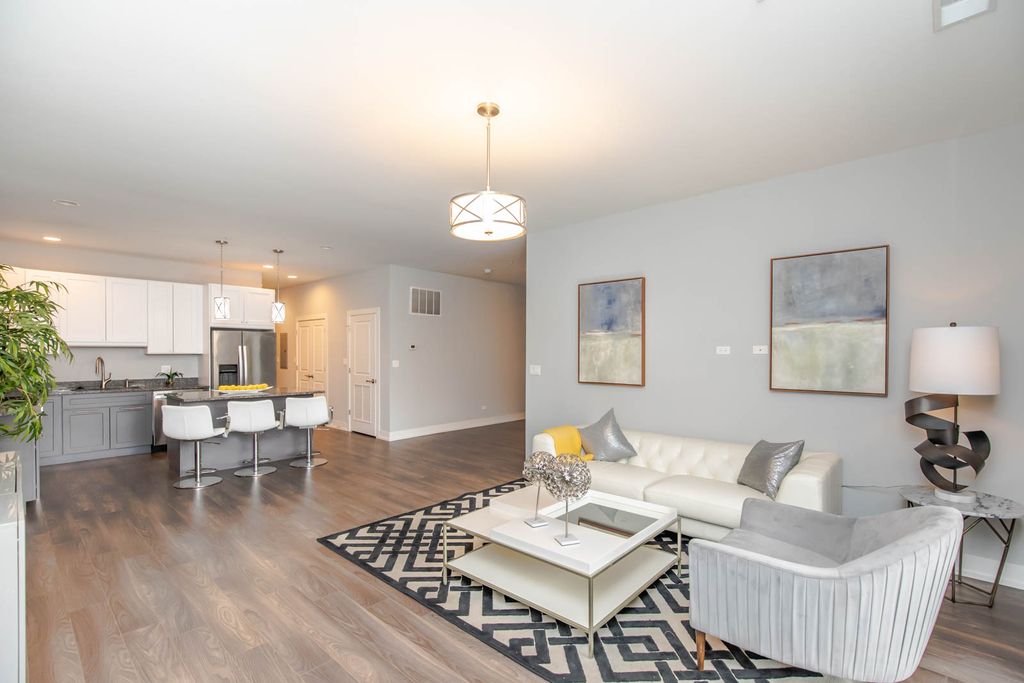 1202 Waukegan Rd, Glenview, IL 60025