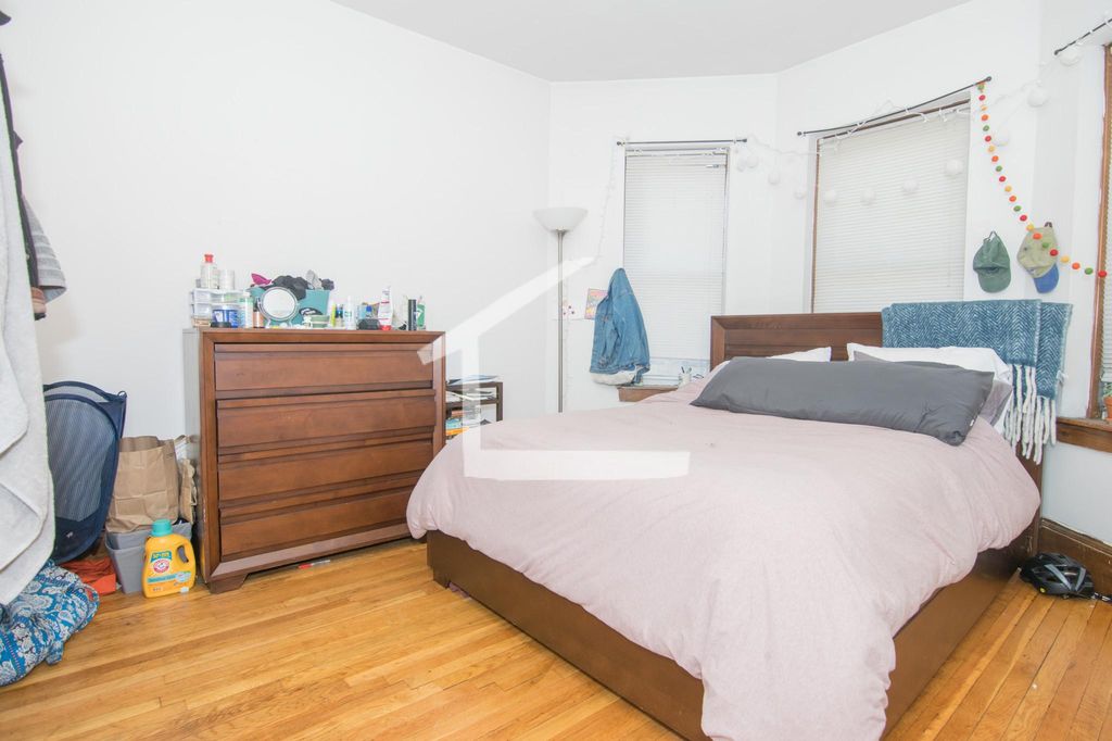 47 Brighton Ave, Allston, MA 02134