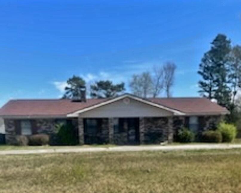 2018 9th St, Booneville, MS 38829