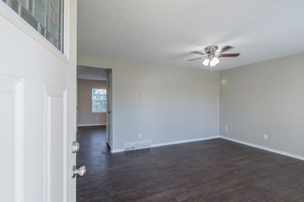 6404 Birchview Dr, Reynoldsburg, OH 43068