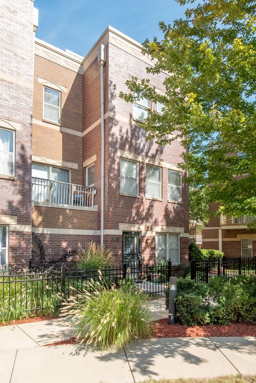 4103 S Maryland Ave #4103, Chicago, IL 60653