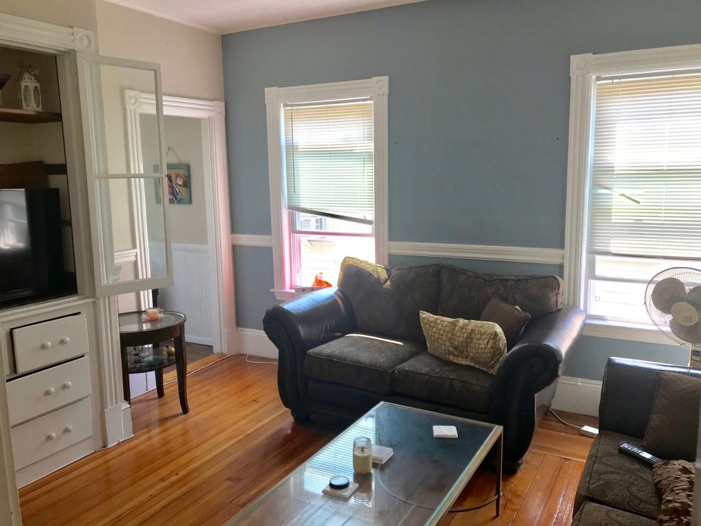 33 Wheatland St #2, Somerville, MA 02145