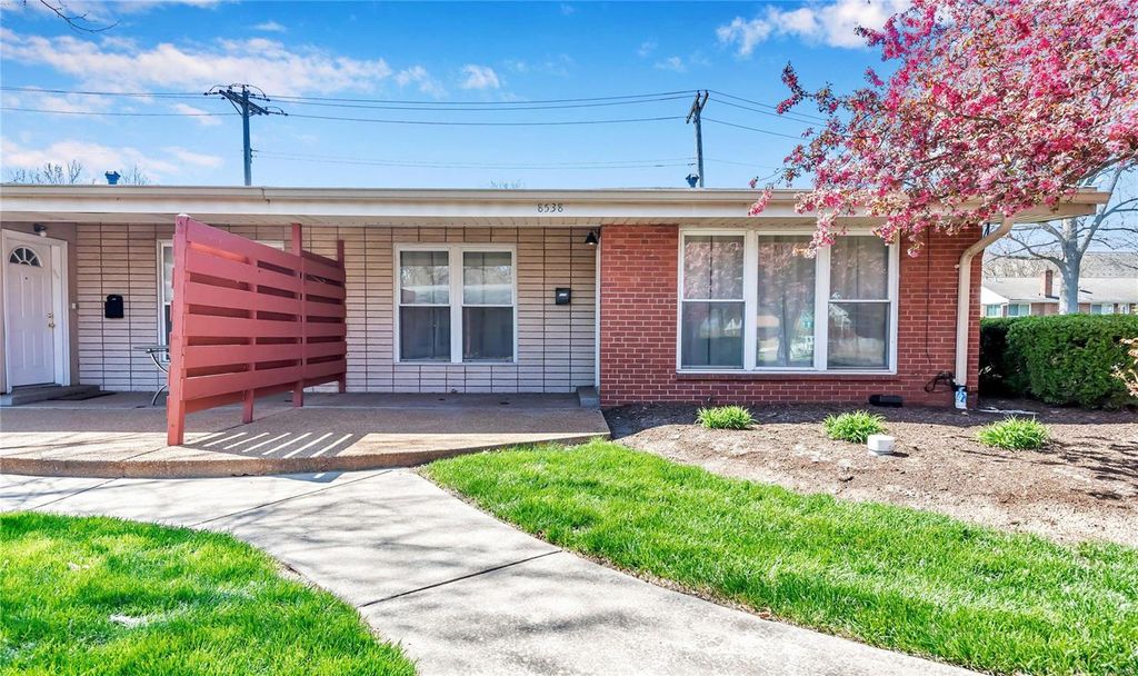 8538 Old Bonhomme Rd, Saint Louis, MO 63132 Trulia