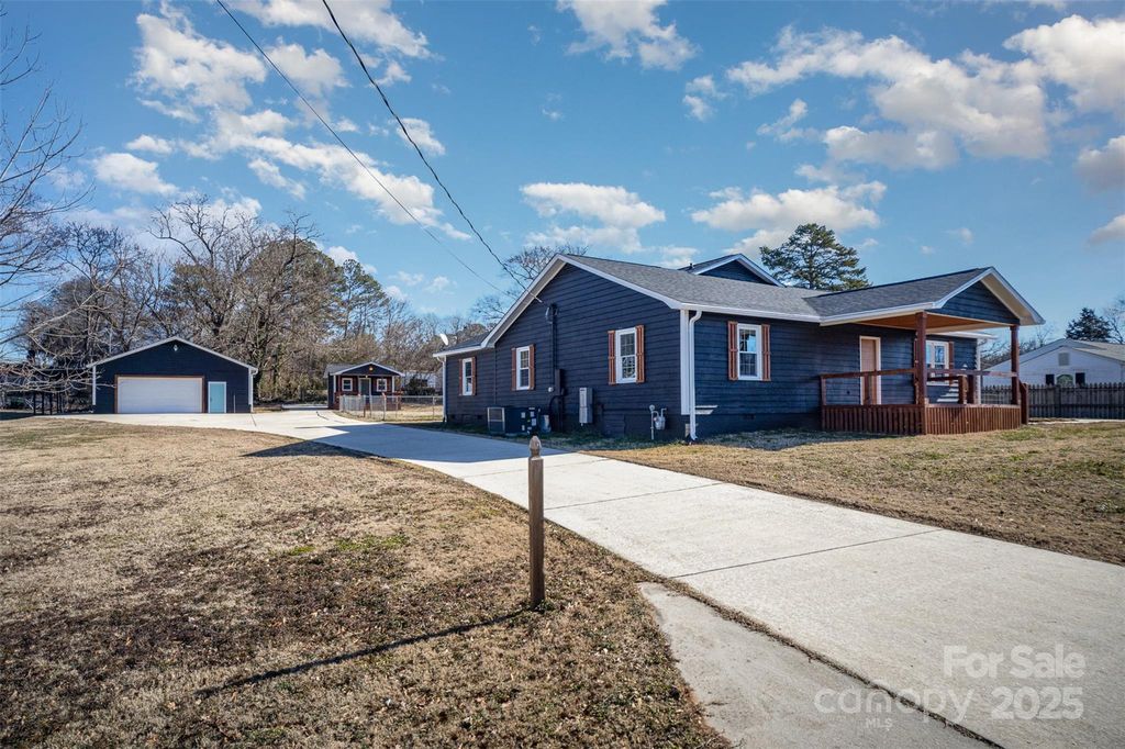 110 Hubbard St, Belmont, NC 28012