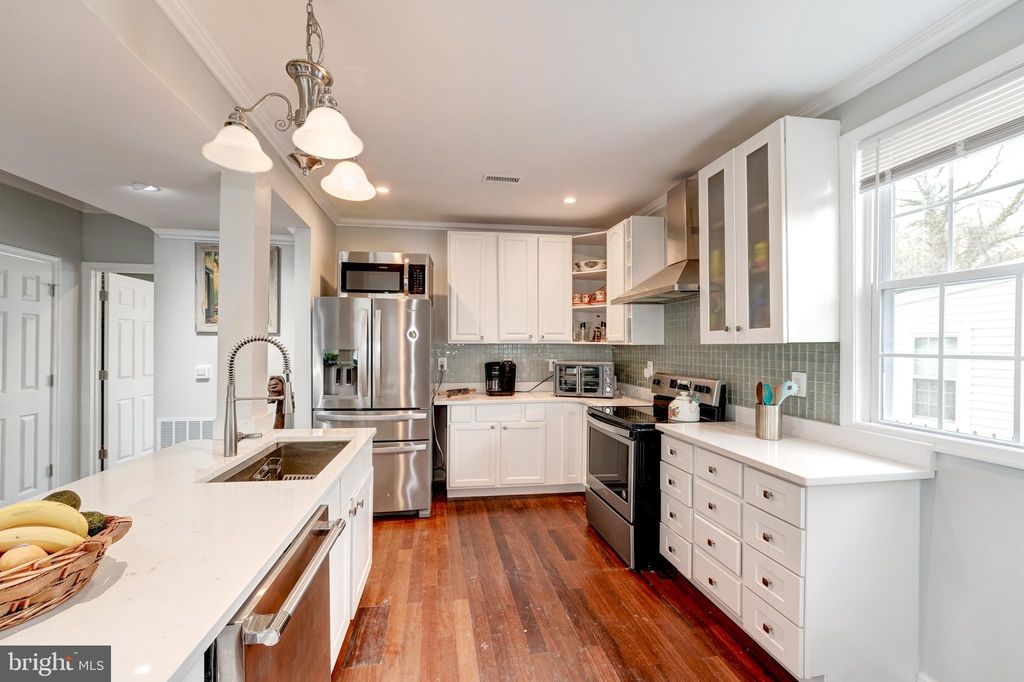 404 Balboa Ave, Capitol Heights, MD 20743