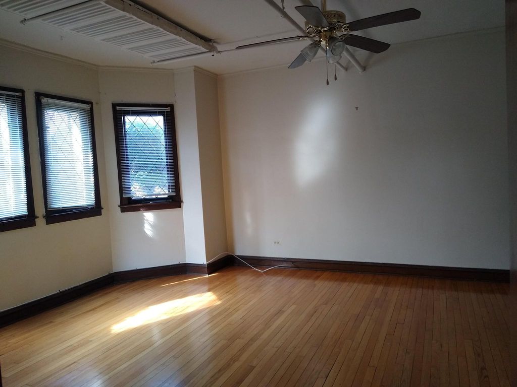 6746 W  19th St, Berwyn, IL 60402