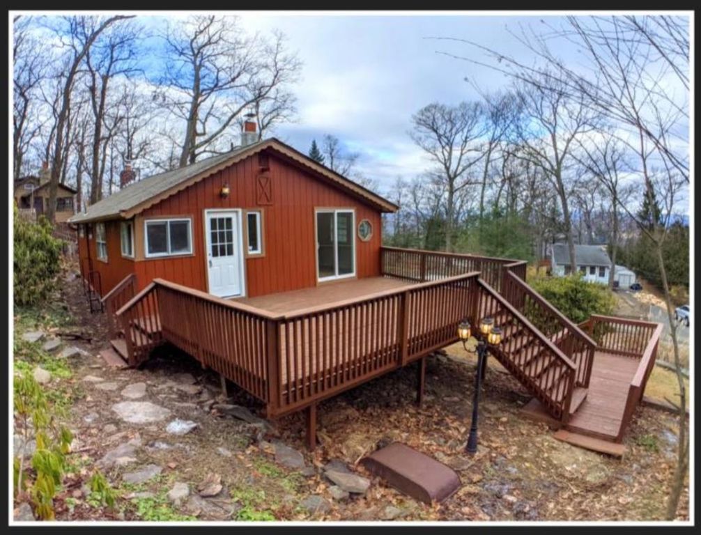 19 Oakwood Trl S, Monroe, NY 10950