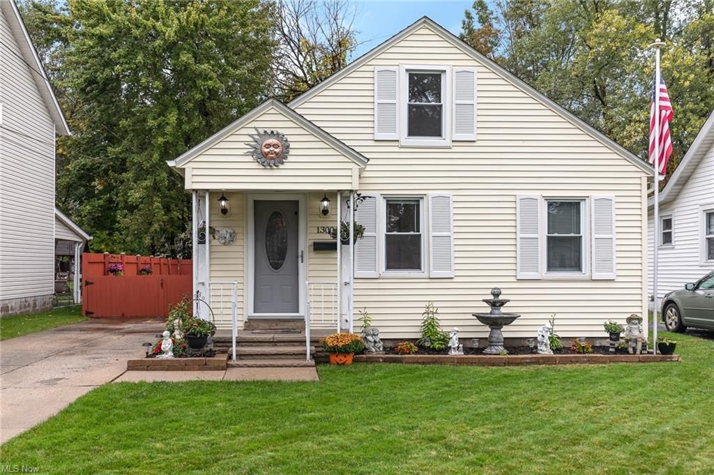 1300 E 359th St, Eastlake, OH 44095
