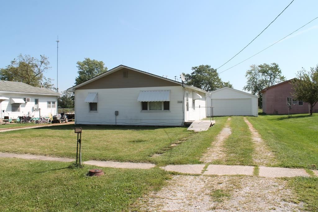 1004 N Main St, Queen City, MO 63561 Trulia