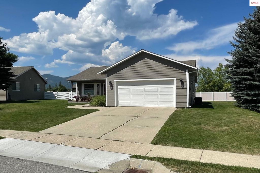 1717 Northshore Dr, Sandpoint, ID 83864