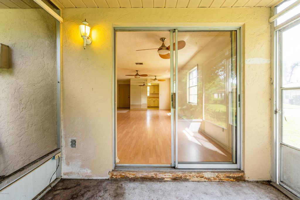 33 Villa Villar Ct 33, Deland, FL 2 Bed, 2 Bath Condo 43 Photos