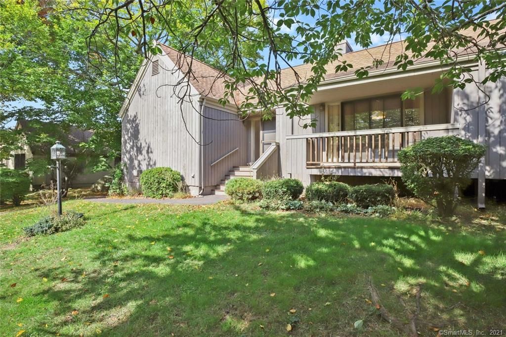 545 Narraganset Ln #B, Stratford, CT 06614