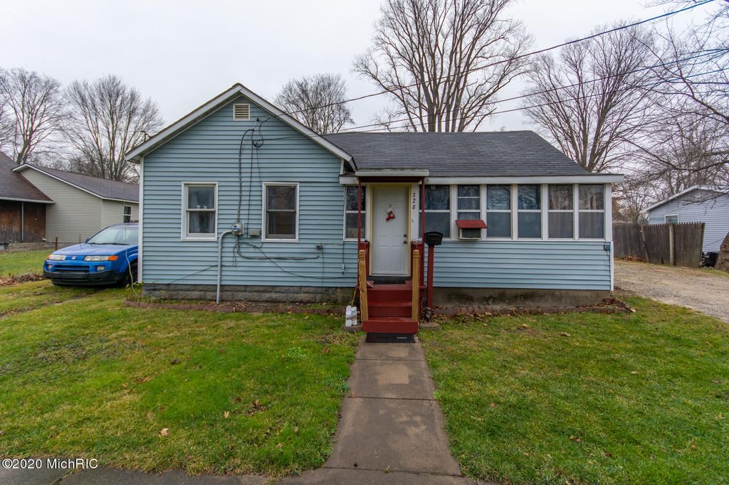 228 Main St, Bangor, MI 49013