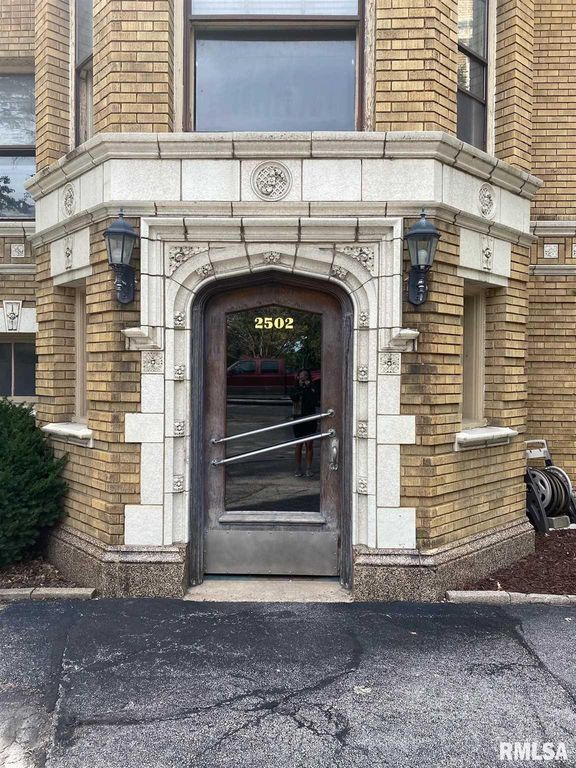2502 N Harrison St #3B, Davenport, IA 52803