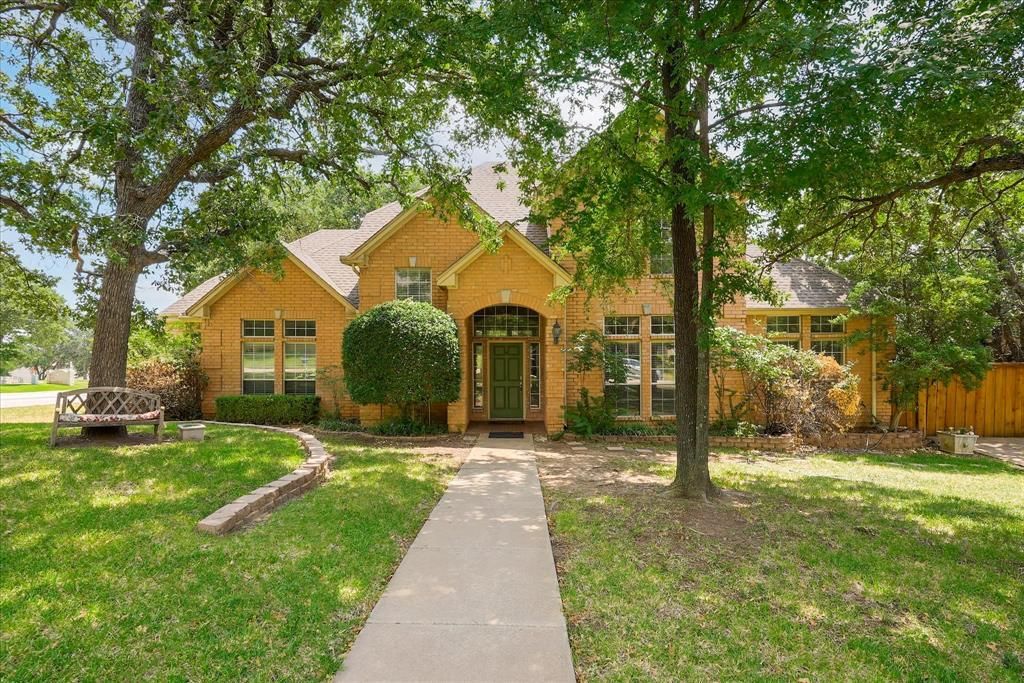 1712 Lynhurst Ln, Denton, TX 76205