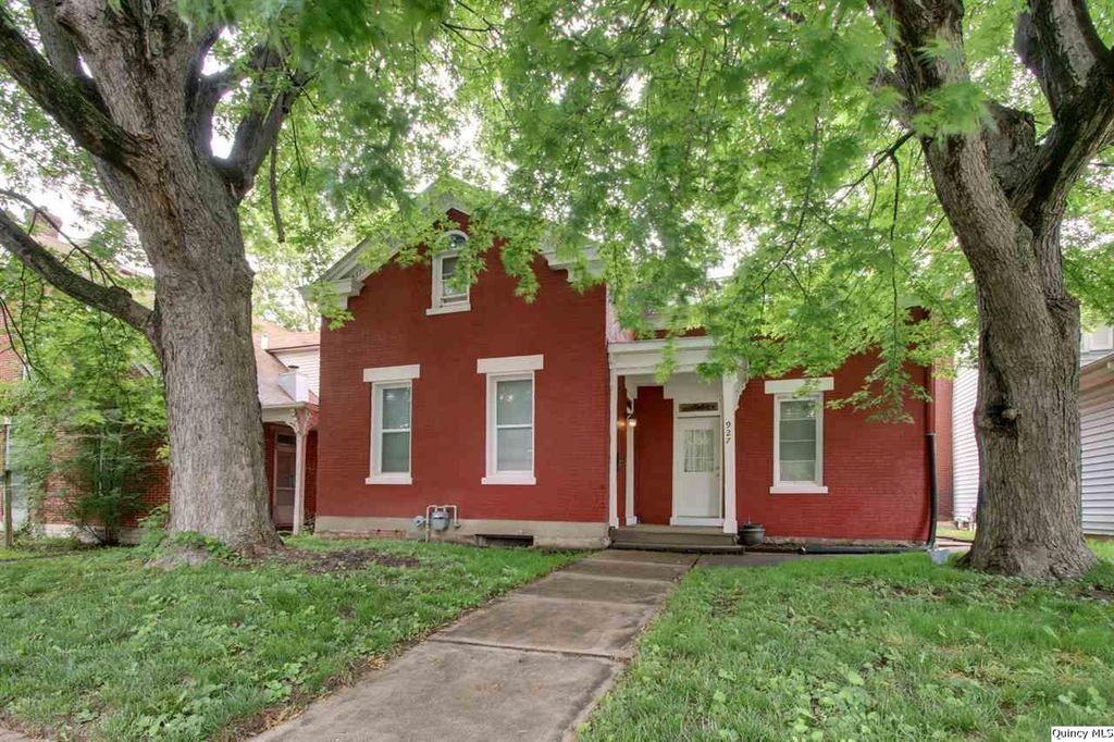 927 Jefferson St, Quincy, IL 62301