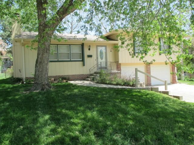 5629 Bay Meadows Rd, Omaha, NE 68127