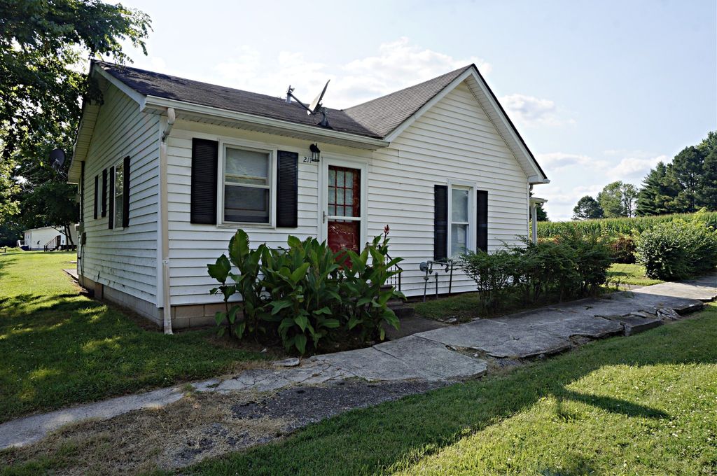 211 Railroad St, Adairville, KY 42202