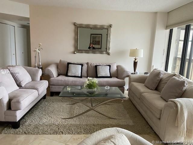 1000 W Island Blvd #1908, Aventura, FL 33160