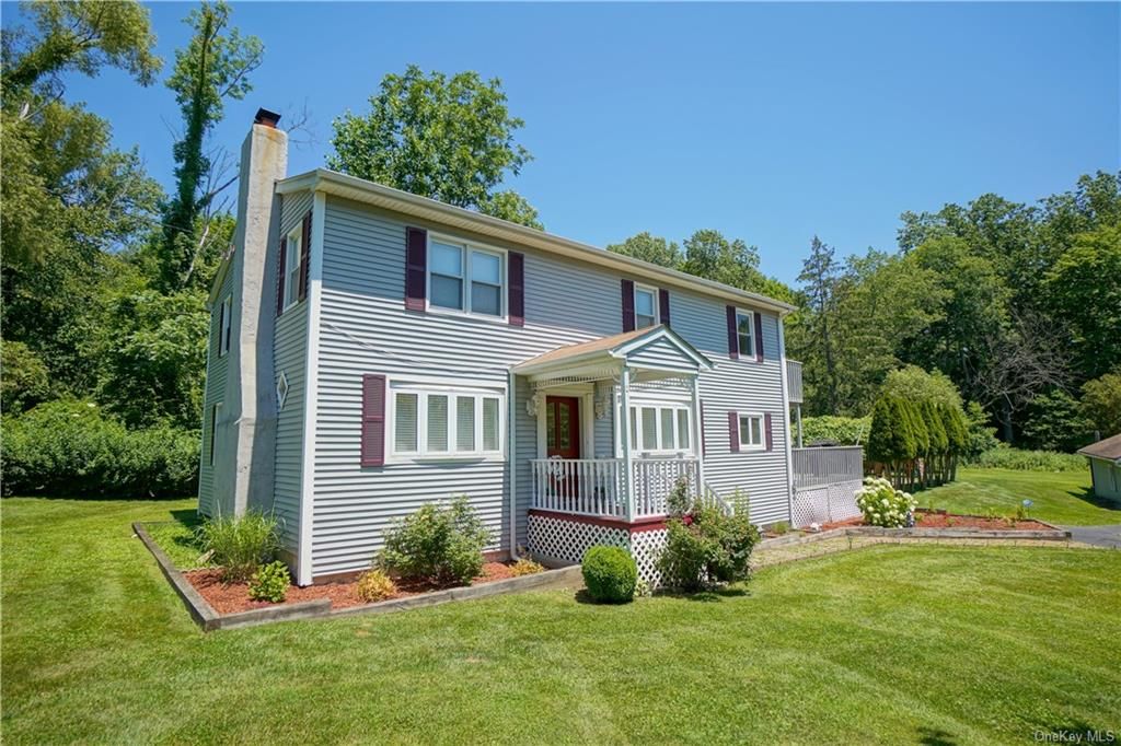 26 E Lovell St, Mahopac, NY 10541