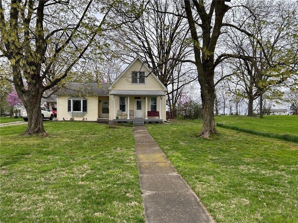 425 S  Division St, Westfield, IL 62474