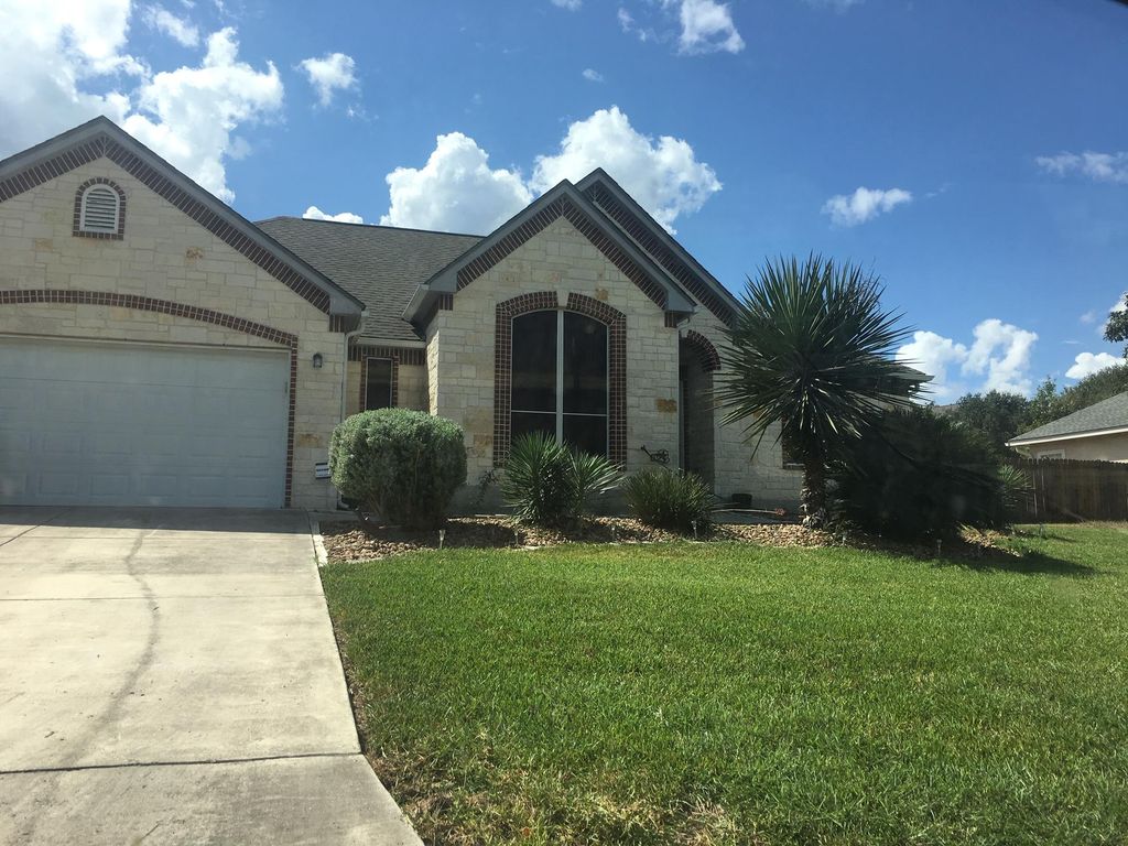 108 River Frst, Castroville, TX 78009 | Trulia