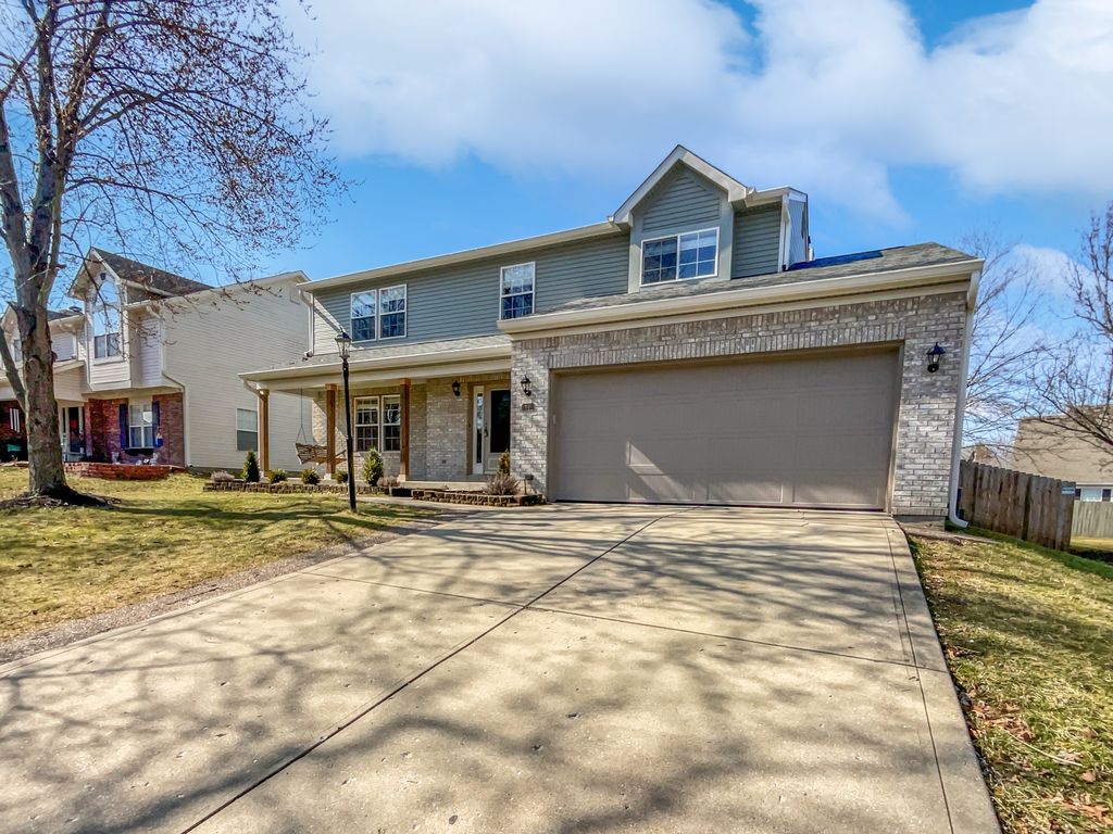 1460 Derbyshire Dr, Greenwood, IN 46143