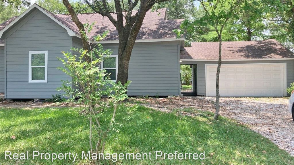 701 16th Ave N, Texas City, TX 77590