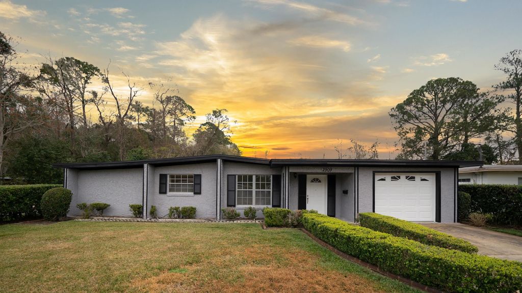 2909 Brackridge Blvd E, Jacksonville, FL 32216