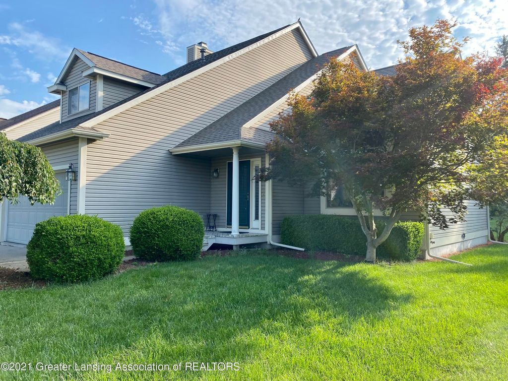 481 Winding River Dr, Williamston, MI 48895