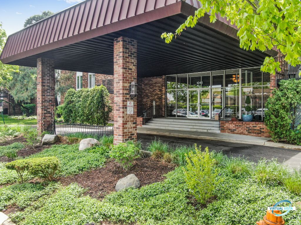 1041 W Ogden Ave #2229, Naperville, IL 60563