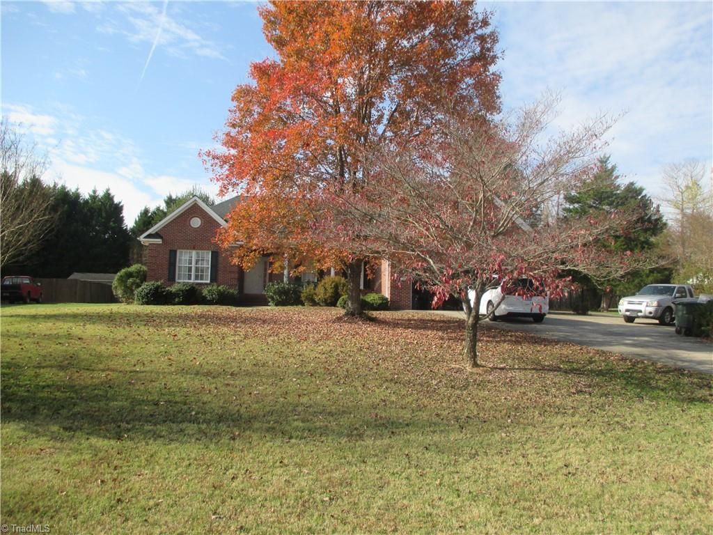 1823 Indian Trl, Eden, NC 27288