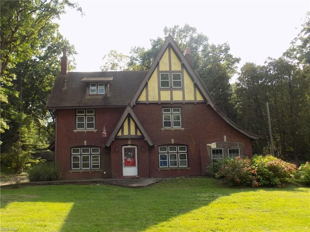 2300 Volney Rd, Youngstown, OH 44511
