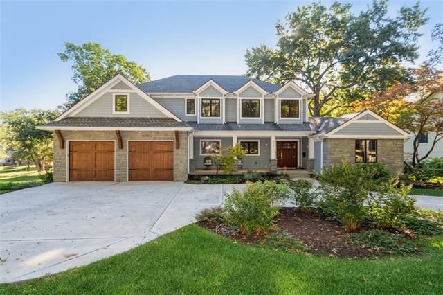 9219 Belinder Rd, Leawood, KS 66206