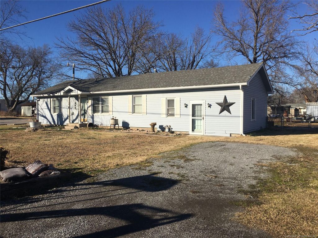 102 E Main St, Chouteau, OK 3 Bed, 1 Bath SingleFamily Home Trulia
