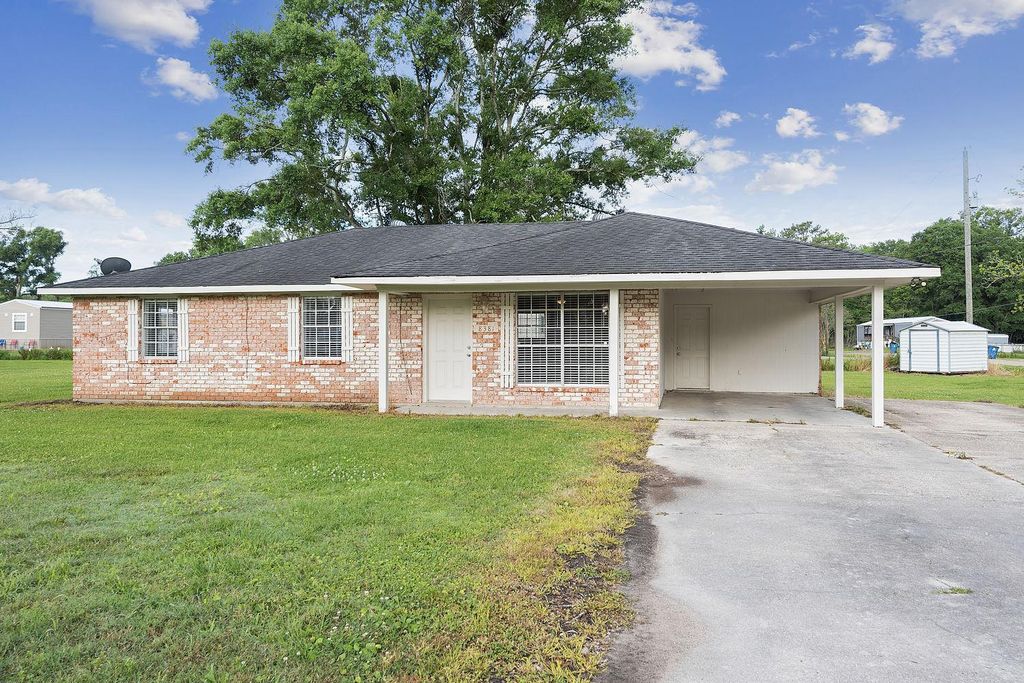 8381 Oak St, Sorrento, LA 70778 Trulia