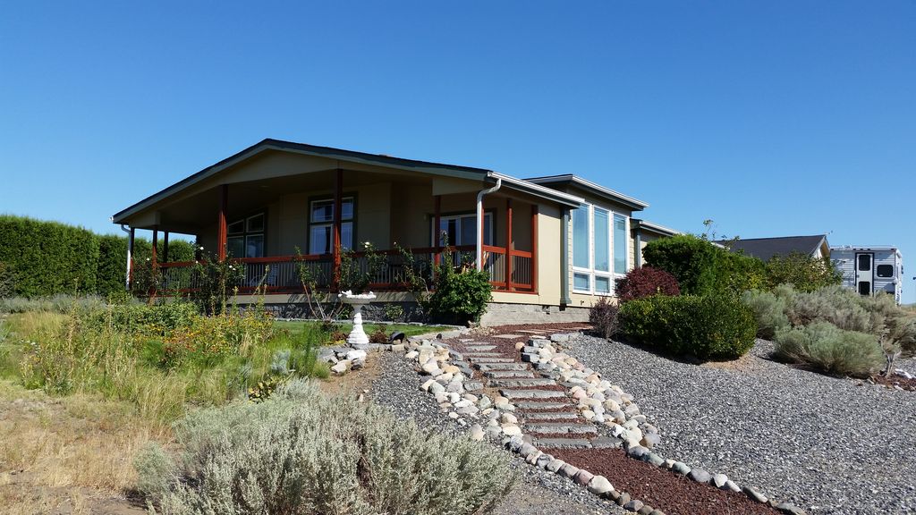 851 Desert Aire Dr SW, Mattawa, WA 3 Bed, 2 Bath SingleFamily Home