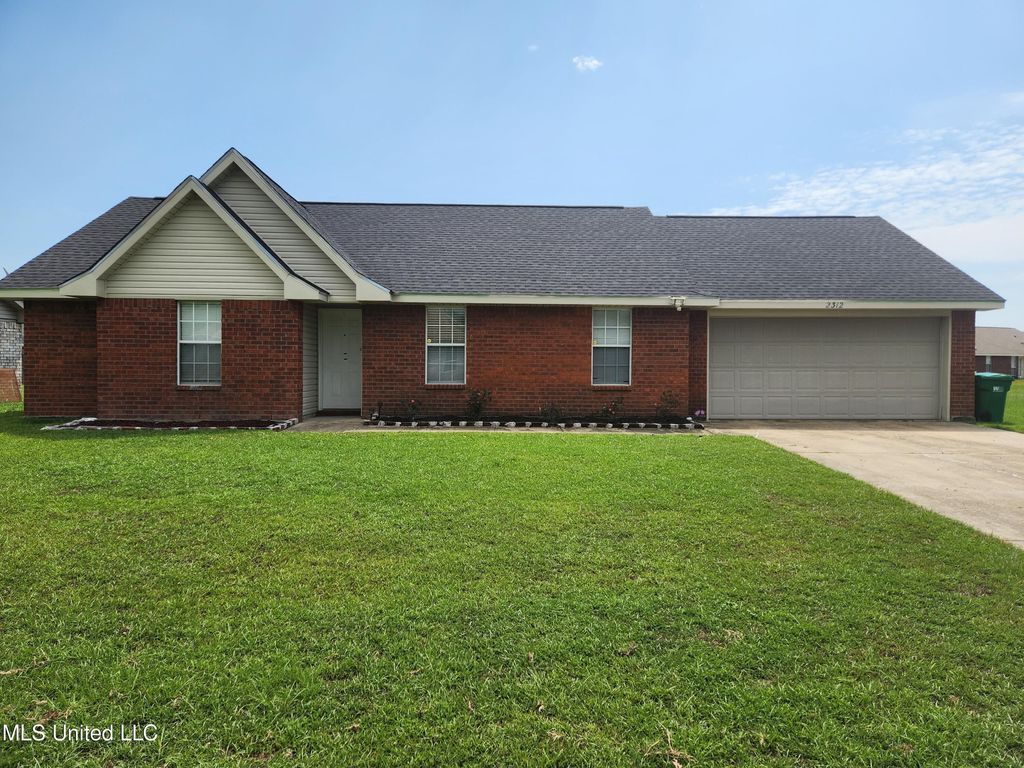 2312 Paula Cir, Ocean Springs, MS 39564