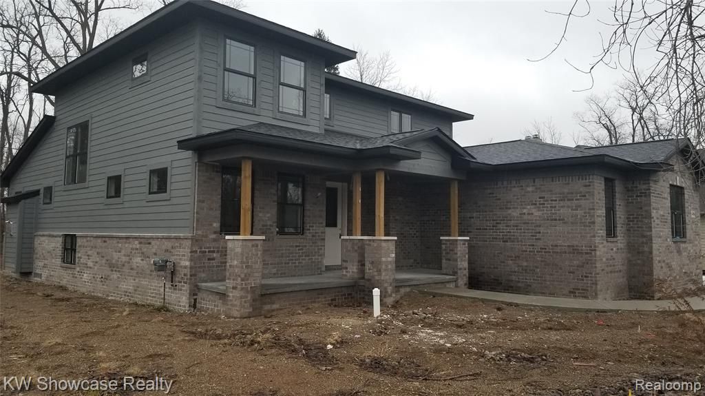 4461 Forest Hill Dr, Commerce Township, MI 48382