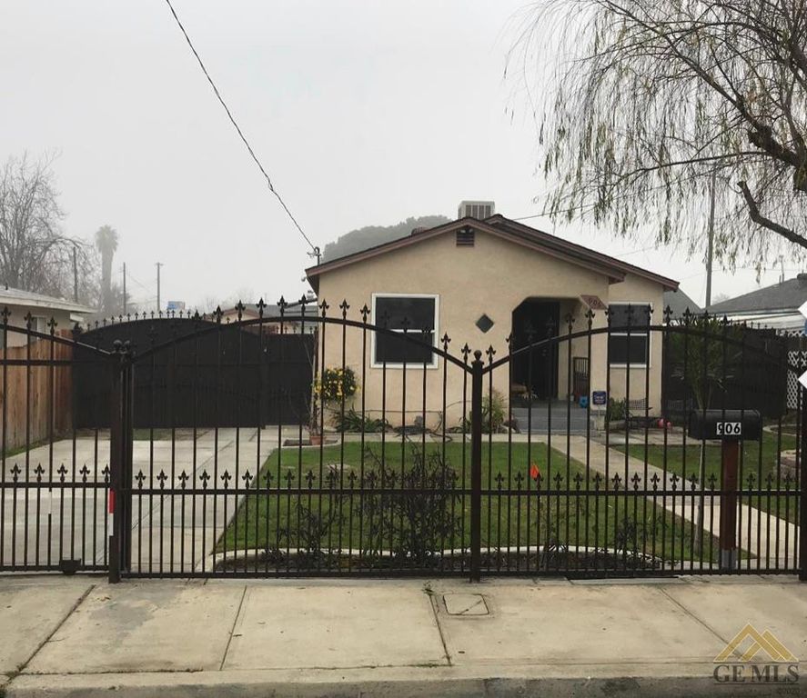 906 6th St, Bakersfield, CA 93304